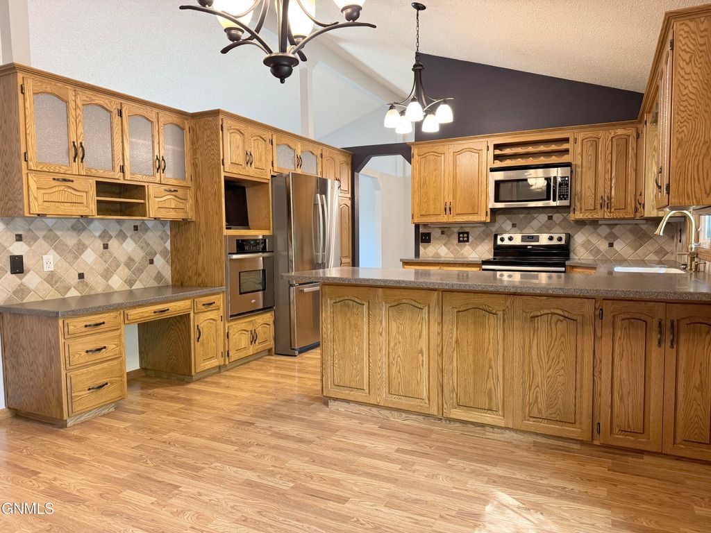 2917 Stetson Drive, Bismarck, ND 58503 photo 5