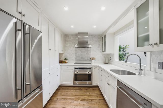 4286 MASSACHUSETTS AVE NW, Washington, DC 20016