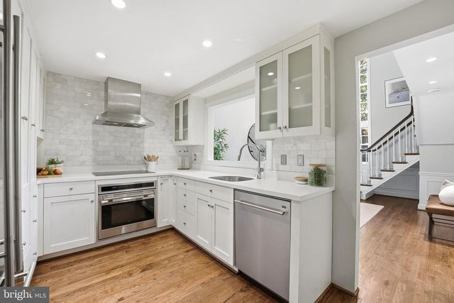 4286 MASSACHUSETTS AVE NW, Washington, DC 20016