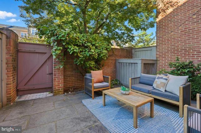 4286 MASSACHUSETTS AVE NW, Washington, DC 20016