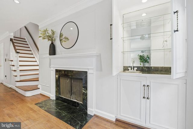 4286 MASSACHUSETTS AVE NW, Washington, DC 20016