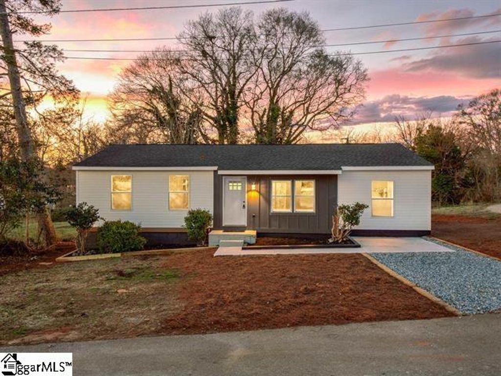 107 Cottage Lane, Lyman, SC 29365