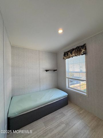 1881 Route 37 272, Toms River, NJ 08757