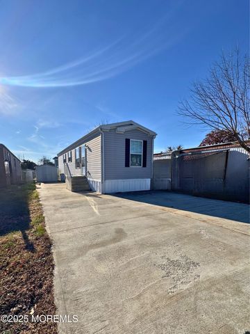 1881 Route 37 272, Toms River, NJ 08757