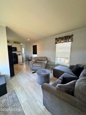 1881 Route 37 272, Toms River, NJ 08757