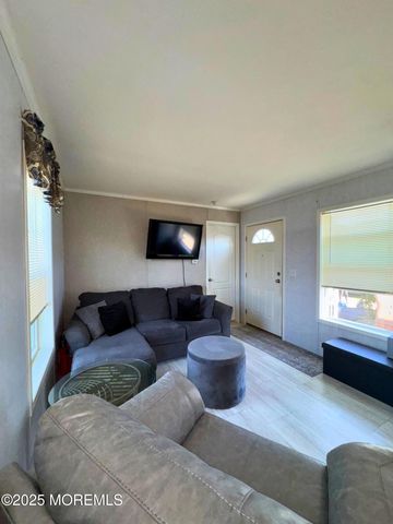 1881 Route 37 272, Toms River, NJ 08757