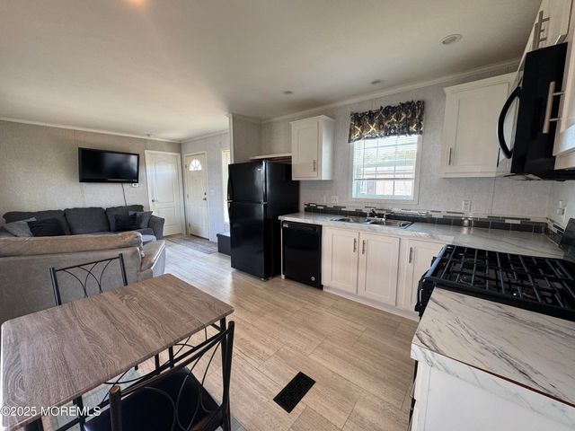 1881 Route 37 272, Toms River, NJ 08757