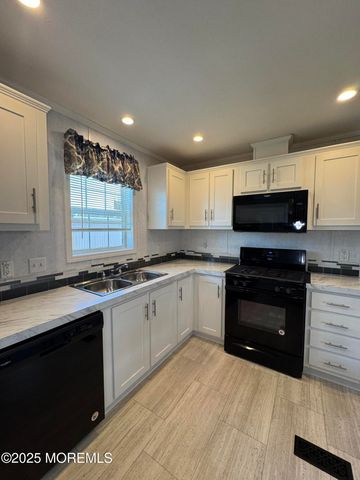 1881 Route 37 272, Toms River, NJ 08757