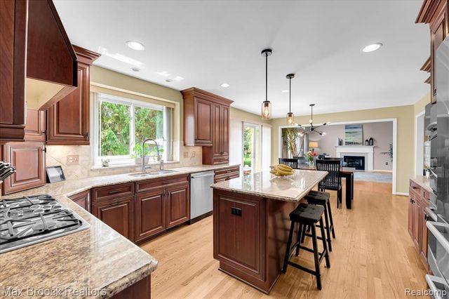 4086 Arcadia Drive, Rochester Hills, MI 48326