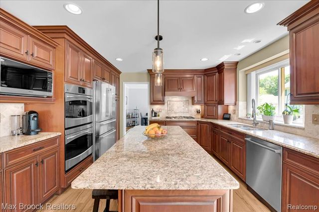 4086 Arcadia Drive, Rochester Hills, MI 48326