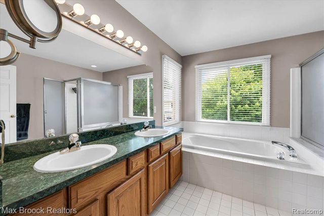 4086 Arcadia Drive, Rochester Hills, MI 48326