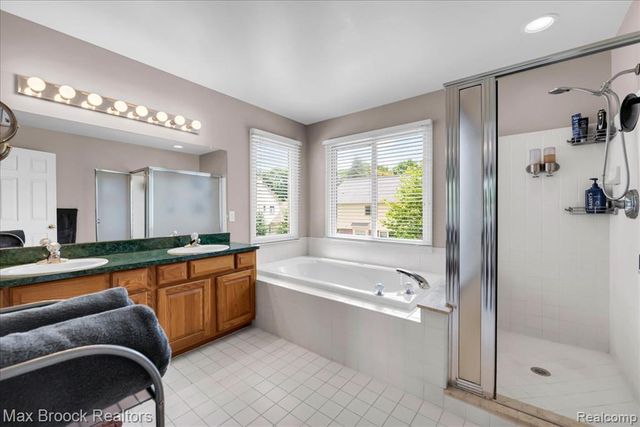 4086 Arcadia Drive, Rochester Hills, MI 48326