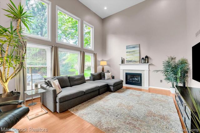 4086 Arcadia Drive, Rochester Hills, MI 48326