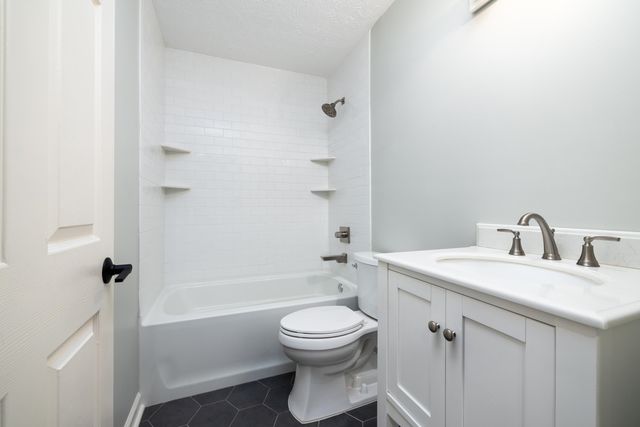 4175 CEDAR POINT RD, Lakeland, TN 38002