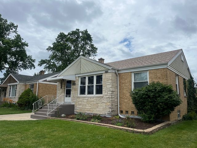 2256 S 15th Avenue, North Riverside, IL 60546