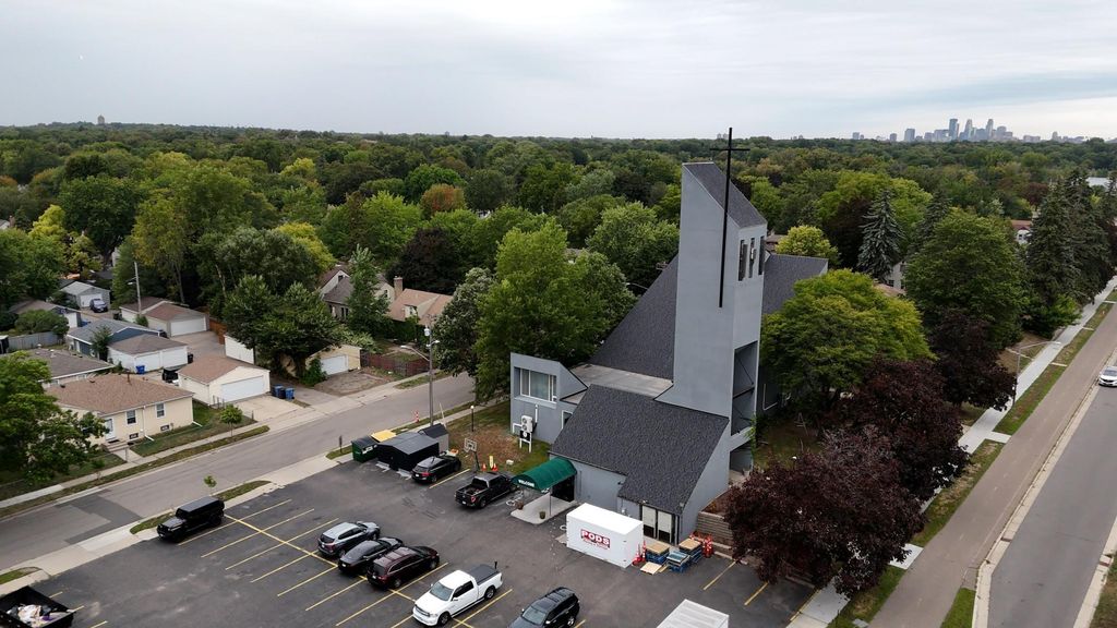 5728 Cedar Avenue S, Minneapolis, MN 55417 — exterior
