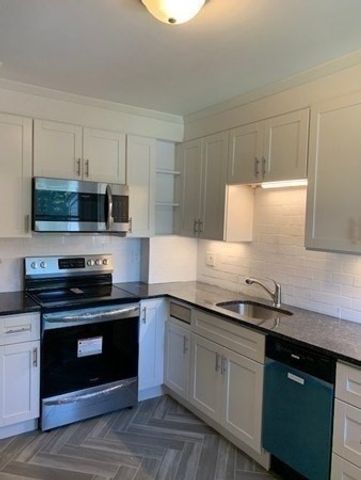 13 Lester 1, Needham, MA 02494