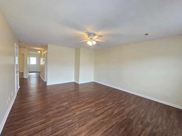 273 Executive Ave Apt A, Clarksville, TN 37042