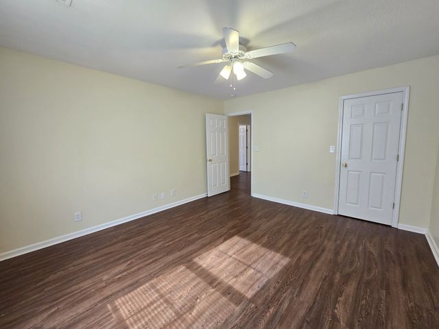 273 Executive Ave Apt A, Clarksville, TN 37042