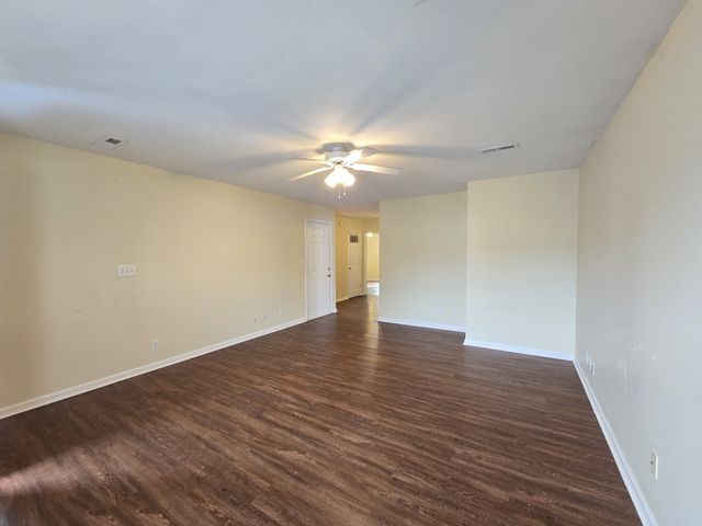 273 Executive Ave Apt A, Clarksville, TN 37042