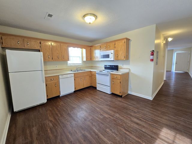 273 Executive Ave Apt A, Clarksville, TN 37042