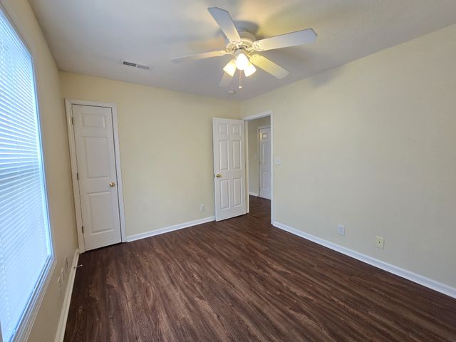 273 Executive Ave Apt A, Clarksville, TN 37042