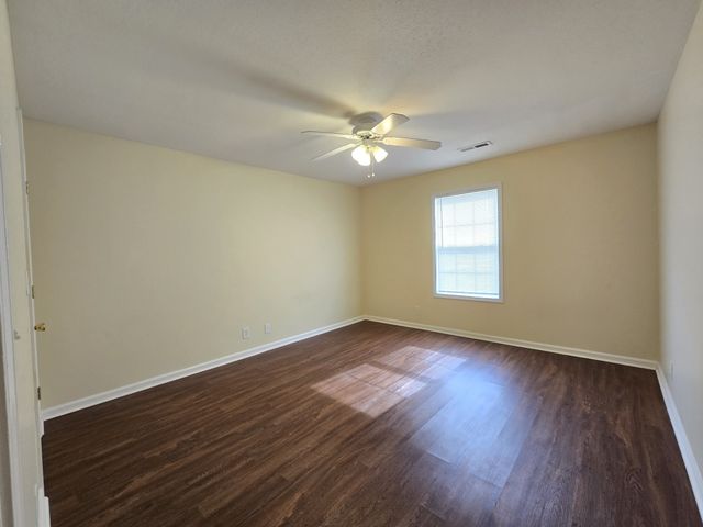 273 Executive Ave Apt A, Clarksville, TN 37042
