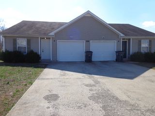 273 Executive Ave Apt A, Clarksville, TN 37042