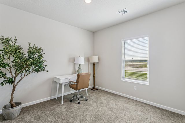 1602 N Topaz Ln, Mulvane, KS 67110