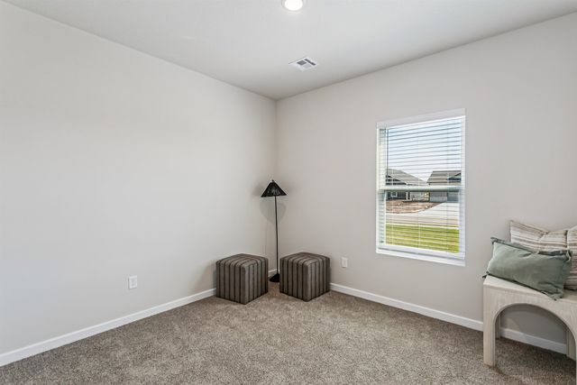 1602 N Topaz Ln, Mulvane, KS 67110