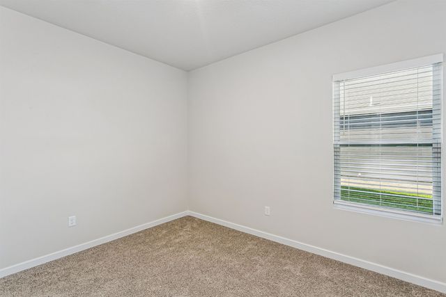 1602 N Topaz Ln, Mulvane, KS 67110