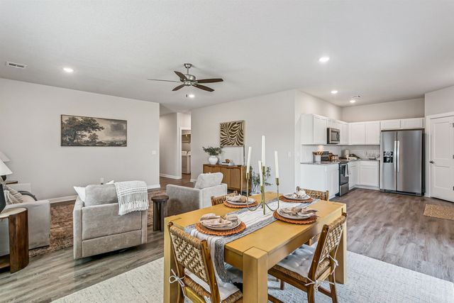 1602 N Topaz Ln, Mulvane, KS 67110