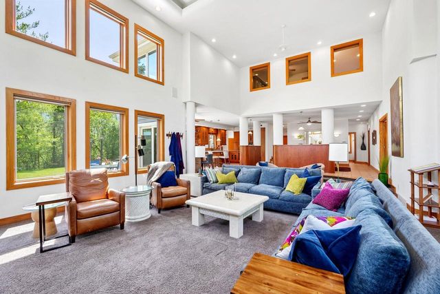 12302 N Madero DRIVE, Mequon, WI 53092