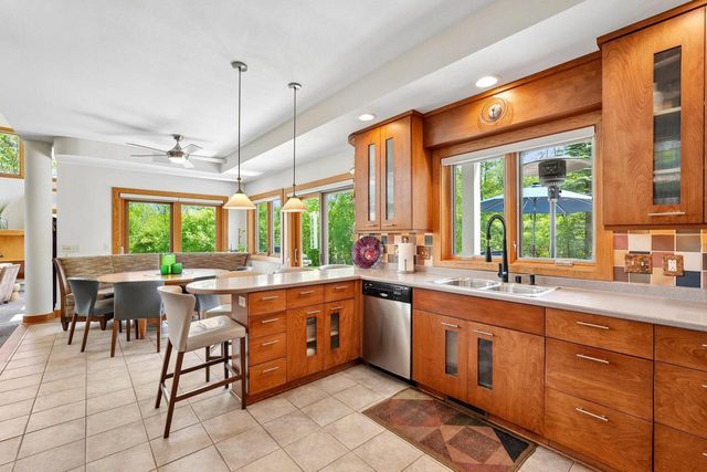 12302 N Madero DRIVE, Mequon, WI 53092