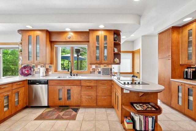 12302 N Madero DRIVE, Mequon, WI 53092