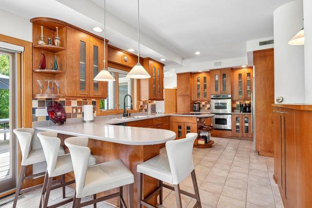 12302 N Madero DRIVE, Mequon, WI 53092