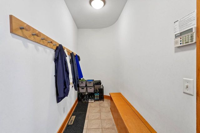 12302 N Madero DRIVE, Mequon, WI 53092