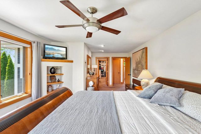 12302 N Madero DRIVE, Mequon, WI 53092