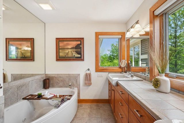 12302 N Madero DRIVE, Mequon, WI 53092