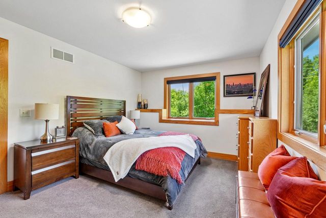 12302 N Madero DRIVE, Mequon, WI 53092