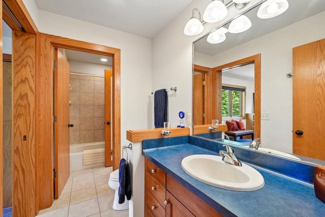 12302 N Madero DRIVE, Mequon, WI 53092