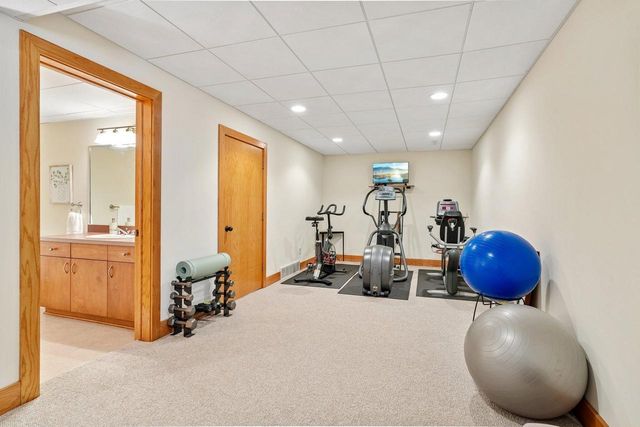 12302 N Madero DRIVE, Mequon, WI 53092