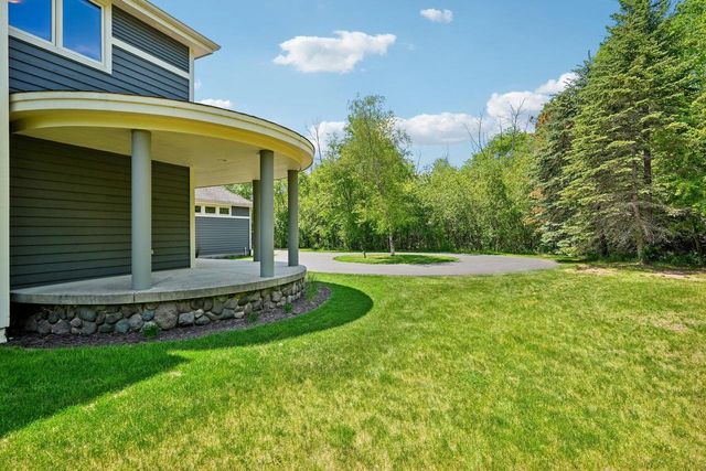 12302 N Madero DRIVE, Mequon, WI 53092
