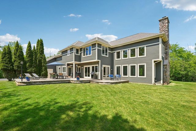 12302 N Madero DRIVE, Mequon, WI 53092