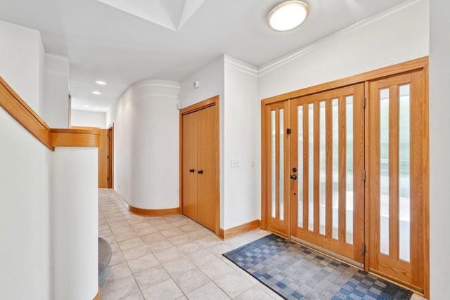 12302 N Madero DRIVE, Mequon, WI 53092