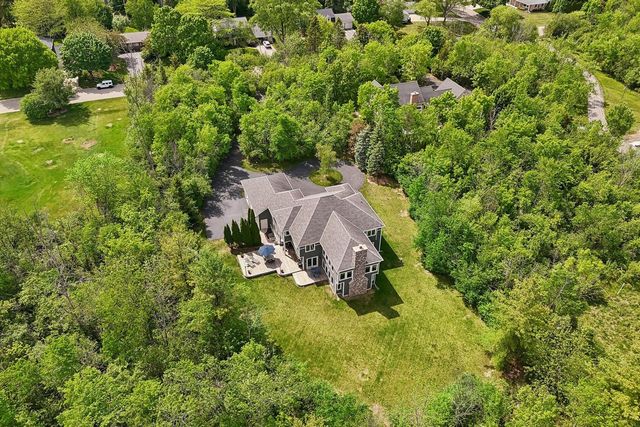 12302 N Madero DRIVE, Mequon, WI 53092