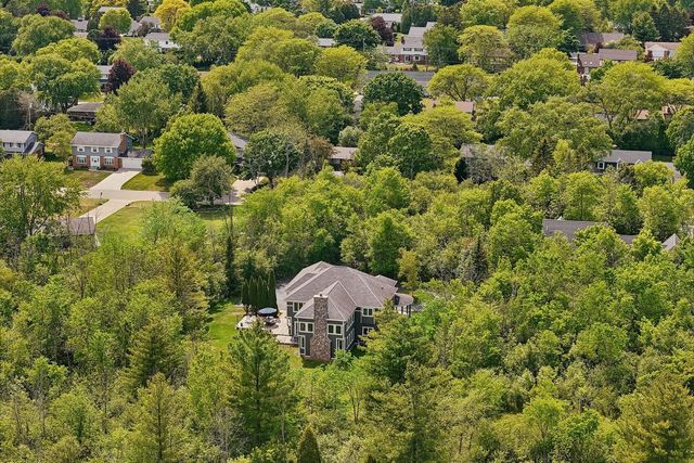12302 N Madero DRIVE, Mequon, WI 53092