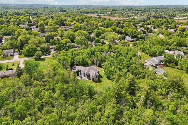 12302 N Madero DRIVE, Mequon, WI 53092