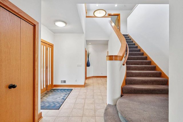 12302 N Madero DRIVE, Mequon, WI 53092