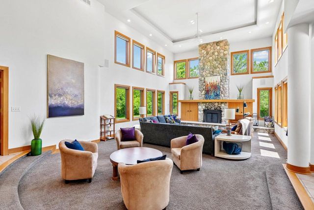 12302 N Madero DRIVE, Mequon, WI 53092